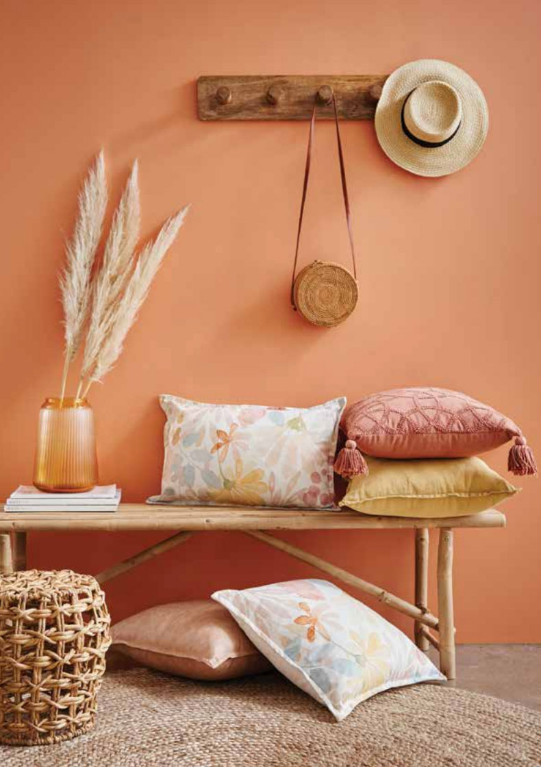 Relaxed Scatter Cushions